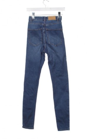 Дамски дънки Pull&Bear, Размер XS, Цвят Син, Цена 29,99 лв.