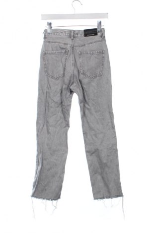 Női farmernadrág Stradivarius, Méret XS, Szín Szürke, Ár 7 879 Ft
