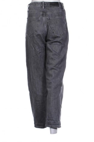 Damskie jeansy Tommy Hilfiger, Rozmiar S, Kolor Szary, Cena 268,99 zł