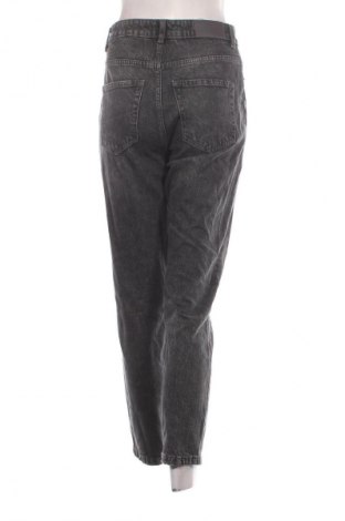 Blugi de femei Zara, Mărime M, Culoare Gri, Preț 88,99 Lei