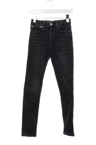 Дамски дънки Zara, Размер S, Цвят Черен, Цена 27,99 лв.