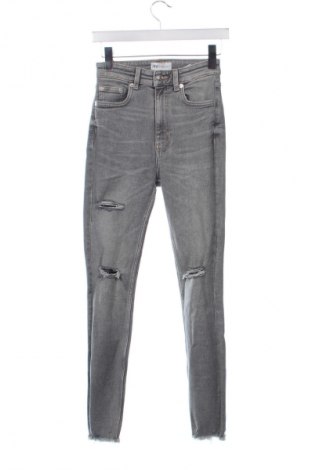 Дамски дънки Zara, Размер XS, Цвят Сив, Цена 23,99 лв.