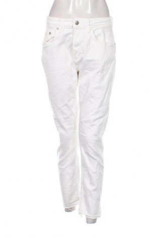 Дамски дънки Zara, Размер M, Цвят Бял, Цена 27,99 лв.