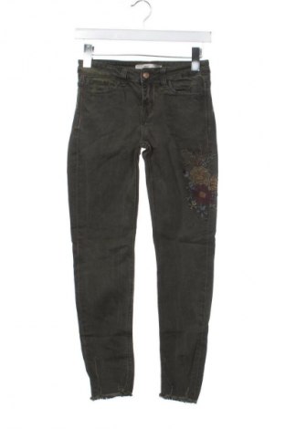 Damskie jeansy Zara, Rozmiar XS, Kolor Zielony, Cena 40,99 zł