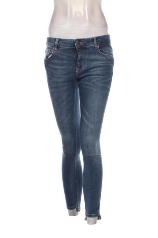 Дамски дънки Zara, Размер M, Цвят Син, Цена 27,99 лв.