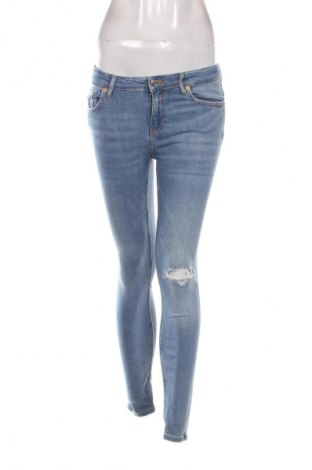 Дамски дънки Zara, Размер S, Цвят Син, Цена 27,99 лв.
