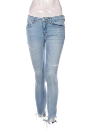 Damskie jeansy Zara, Rozmiar M, Kolor Niebieski, Cena 88,99 zł