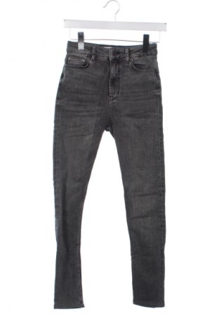 Blugi de femei Zara, Mărime XS, Culoare Gri, Preț 88,99 Lei