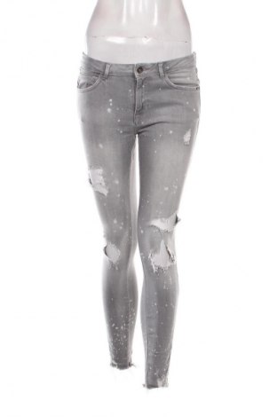 Дамски дънки Zara Trafaluc, Размер M, Цвят Сив, Цена 27,99 лв.