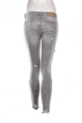 Дамски дънки Zara Trafaluc, Размер M, Цвят Сив, Цена 27,99 лв.