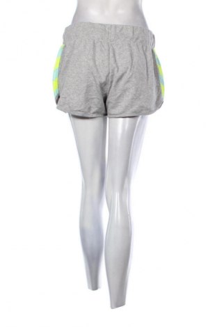 Dámske kraťasy  Adidas, Veľkosť M, Farba Sivá, Cena  19,95 €