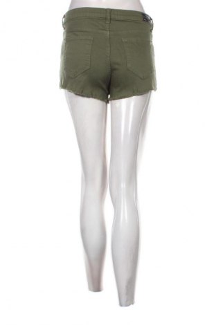 Damen Shorts Bershka, Größe M, Farbe Grün, Preis € 13,99