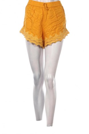 Damen Shorts Clockhouse, Größe S, Farbe Gelb, Preis 9,99 €
