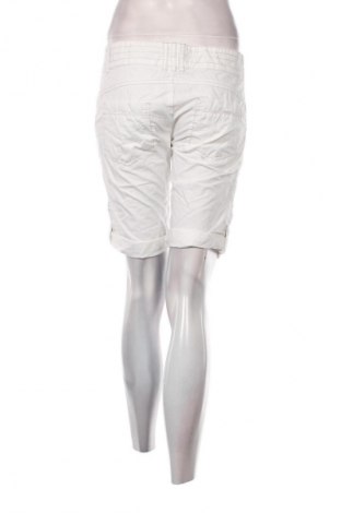 Pantaloni scurți de femei Edc By Esprit, Mărime M, Culoare Alb, Preț 110,99 Lei