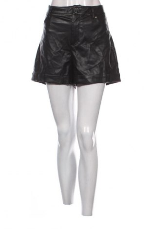 Pantaloni scurți de femei Guess, Mărime L, Culoare Negru, Preț 221,99 Lei