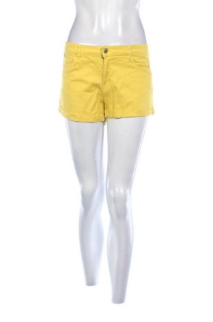 Pantaloni scurți de femei H&M, Mărime M, Culoare Galben, Preț 43,99 Lei