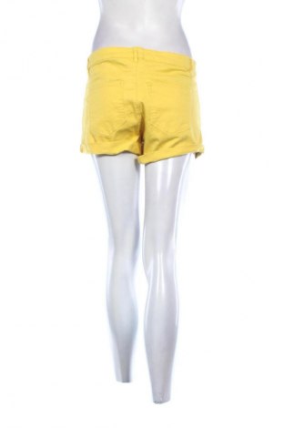 Pantaloni scurți de femei H&M, Mărime M, Culoare Galben, Preț 43,99 Lei