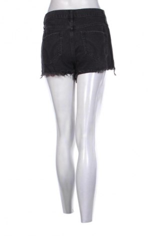 Pantaloni scurți de femei Hollister, Mărime M, Culoare Negru, Preț 115,99 Lei