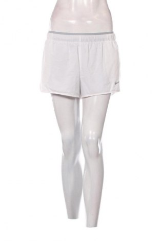Női rövidnadrág Nike, Méret M, Szín Fehér, Ár 9 219 Ft