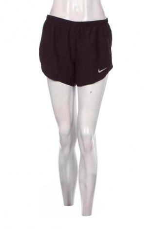 Γυναικείο κοντό παντελόνι Nike, Μέγεθος S, Χρώμα Βιολετί, Τιμή 21,99 €