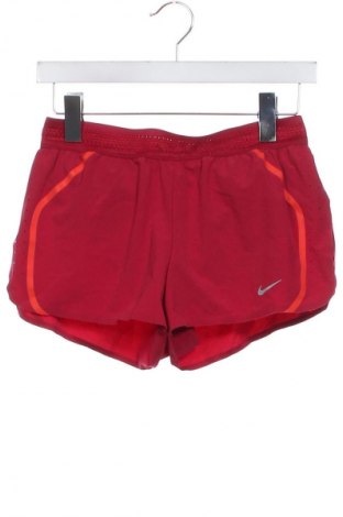 Γυναικείο κοντό παντελόνι Nike, Μέγεθος XS, Χρώμα Κόκκινο, Τιμή 21,99 €