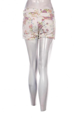 Pantaloni scurți de femei ONLY, Mărime M, Culoare Multicolor, Preț 56,99 Lei