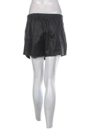 Pantaloni scurți de femei SHEIN, Mărime M, Culoare Negru, Preț 24,99 Lei