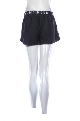 Női rövidnadrág Under Armour, Méret M, Szín Fekete, Ár 9 219 Ft