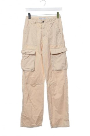 Дамски панталон Bershka, Размер XS, Цвят Бежов, Цена 29,99 лв.