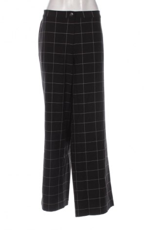 Γυναικείο παντελόνι Bpc Bonprix Collection, Μέγεθος 5XL, Χρώμα Πολύχρωμο, Τιμή 18,99 €