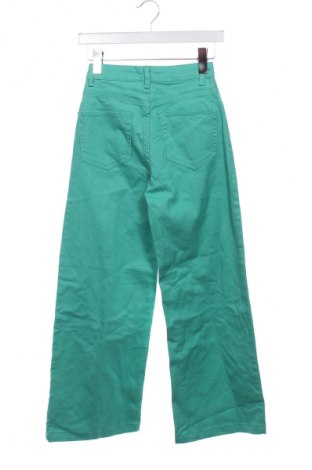 Дамски панталон H&M, Размер XS, Цвят Зелен, Цена 29,99 лв.