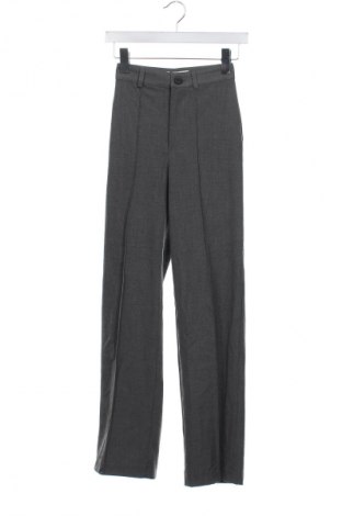 Női nadrág Pull&Bear, Méret XS, Szín Szürke, Ár 12 449 Ft