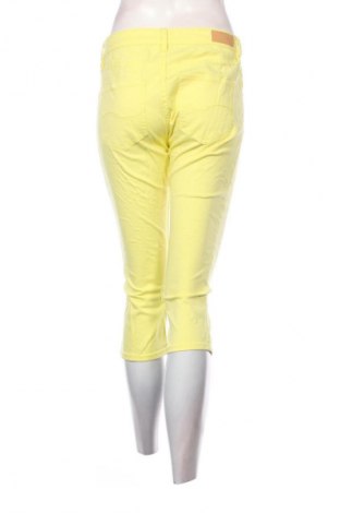 Pantaloni de femei Q/S by S.Oliver, Mărime M, Culoare Galben, Preț 133,99 Lei