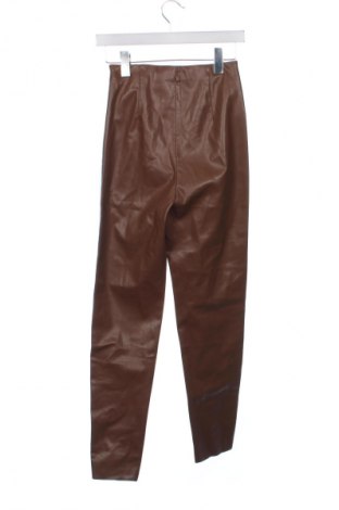 Дамски панталон Zara, Размер XS, Цвят Кафяв, Цена 27,99 лв.
