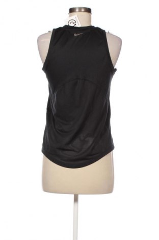 Top sport de damă. Nike, Mărime S, Culoare Negru, Preț 99,99 Lei