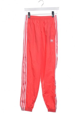 Pantaloni trening de femei Adidas Originals, Mărime XS, Culoare Roșu, Preț 139,99 Lei