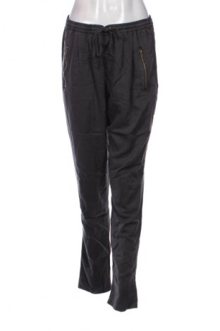 Damen Sporthose Saint Tropez, Größe M, Farbe Grau, Preis 23,99 €