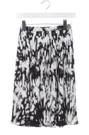 Kinderrock H&M, Größe 8-9y/ 134-140 cm, Farbe Mehrfarbig, Preis 13,99 €