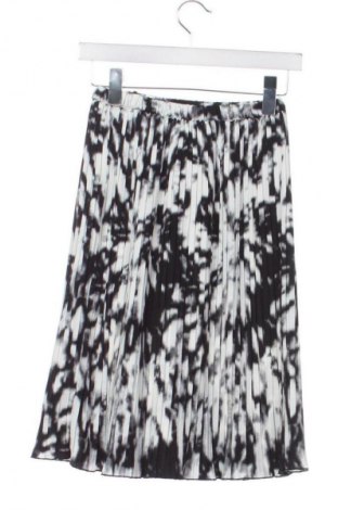 Kinderrock H&M, Größe 8-9y/ 134-140 cm, Farbe Mehrfarbig, Preis 13,99 €
