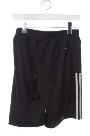 Detské krátke nohavice  Adidas, Veľkosť 15-18y/ 170-176 cm, Farba Čierna, Cena  15,95 €