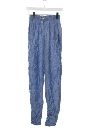 Dětské kalhoty  H&M, Velikost 14-15y/ 168-170 cm, Barva Modrá, Cena  339,00 Kč