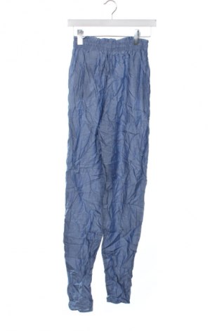 Dětské kalhoty  H&M, Velikost 14-15y/ 168-170 cm, Barva Modrá, Cena  339,00 Kč