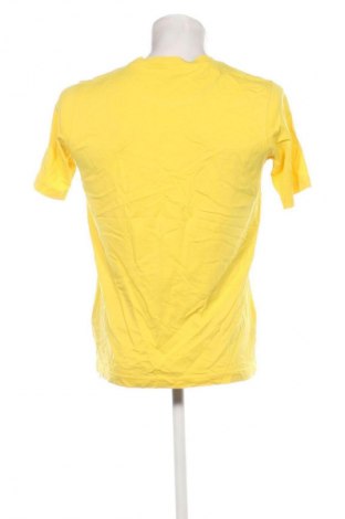 Ανδρικό t-shirt Casa Moda, Μέγεθος M, Χρώμα Κίτρινο, Τιμή 15,99 €