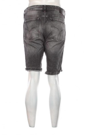 Pantaloni scurți de bărbați Calvin Klein Jeans, Mărime L, Culoare Negru, Preț 202,99 Lei