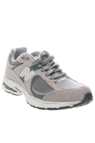 Мъжки обувки New Balance, Размер 42, Цвят Сив, Цена 204,99 лв.