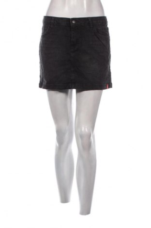 Пола Edc By Esprit, Размер L, Цвят Черен, Цена 41,99 лв.