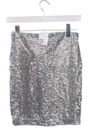 Пола H&M Divided, Размер XS, Цвят Сребрист, Цена 31,99 лв.