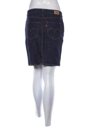 Пола Levi's, Размер M, Цвят Син, Цена 55,99 лв.