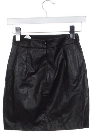 Spódnica Stradivarius, Rozmiar XXS, Kolor Czarny, Cena 62,99 zł