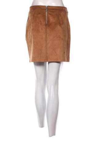 Пола Vero Moda, Размер M, Цвят Кафяв, Цена 20,99 лв.
